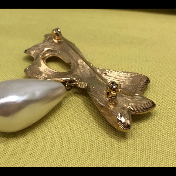 Vintage Brooch Rhinestone & Faux Pearl Drop - Picture 9 of 12